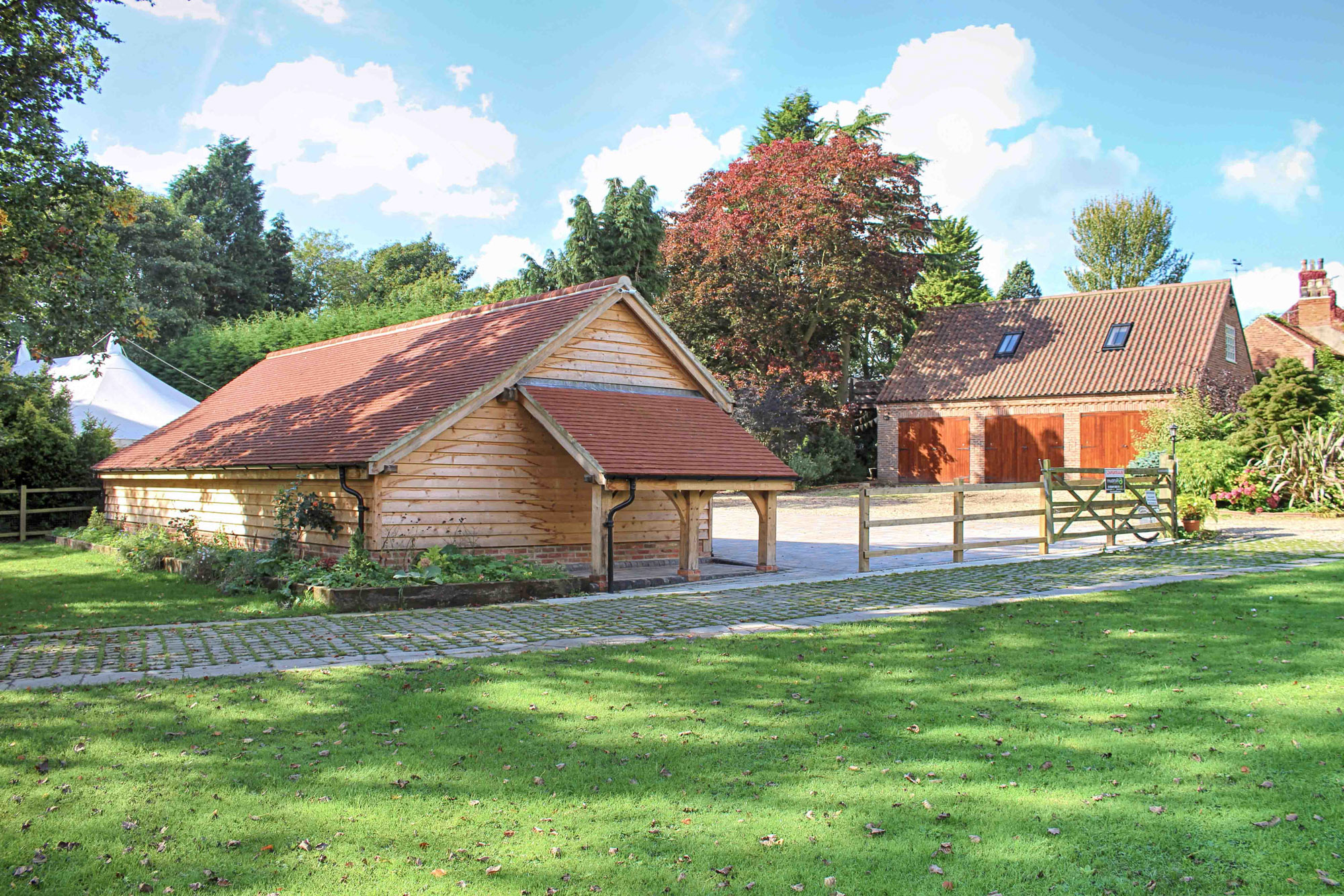 Rear Of Single Storey Oak Garage_.jpg